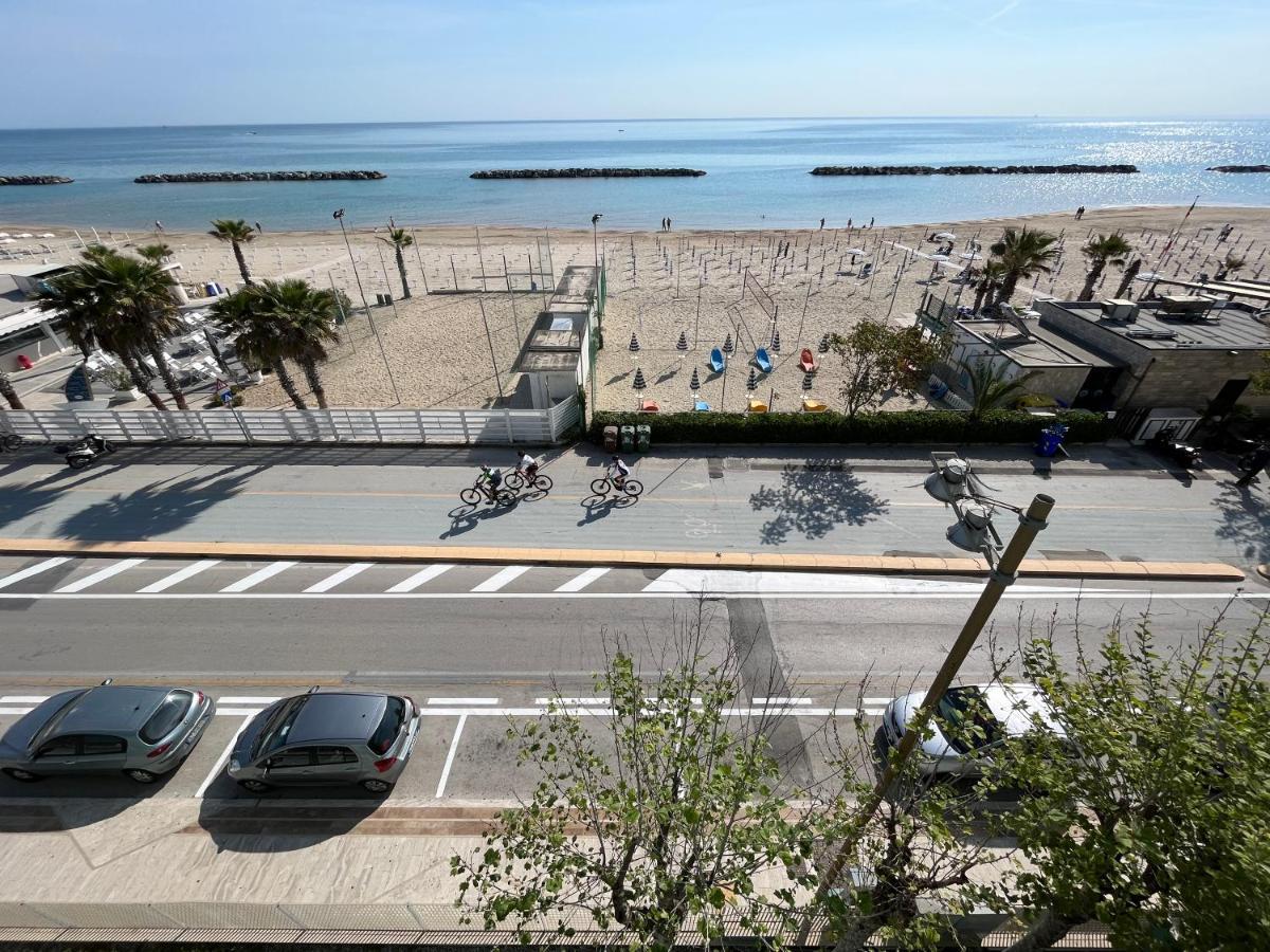 Appartamento Fronte Mare Civitanova Marche Exteriér fotografie